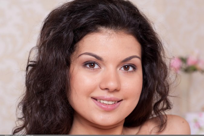 Dasha L – Babe poses totally naked photo 4
