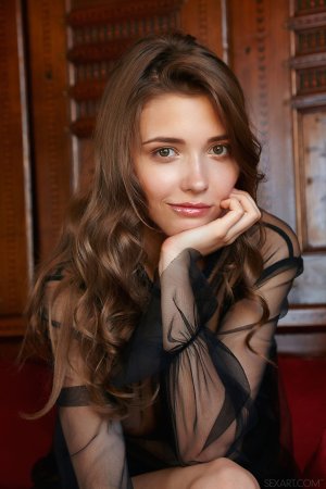 Mila Azul – Cutie gets inside pussy photo 9