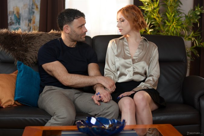 Felice Morgan in passionate scene with lavish curves photo 4